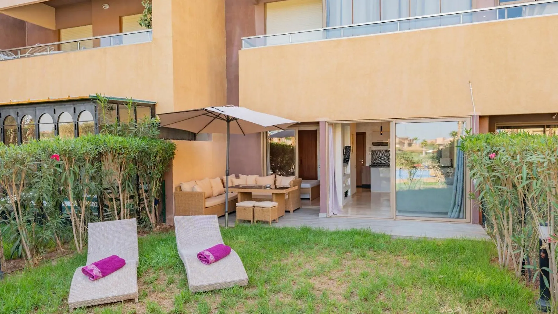 Relax Front Of Pool - Golf- Fiber Optic Apartman Marrákes